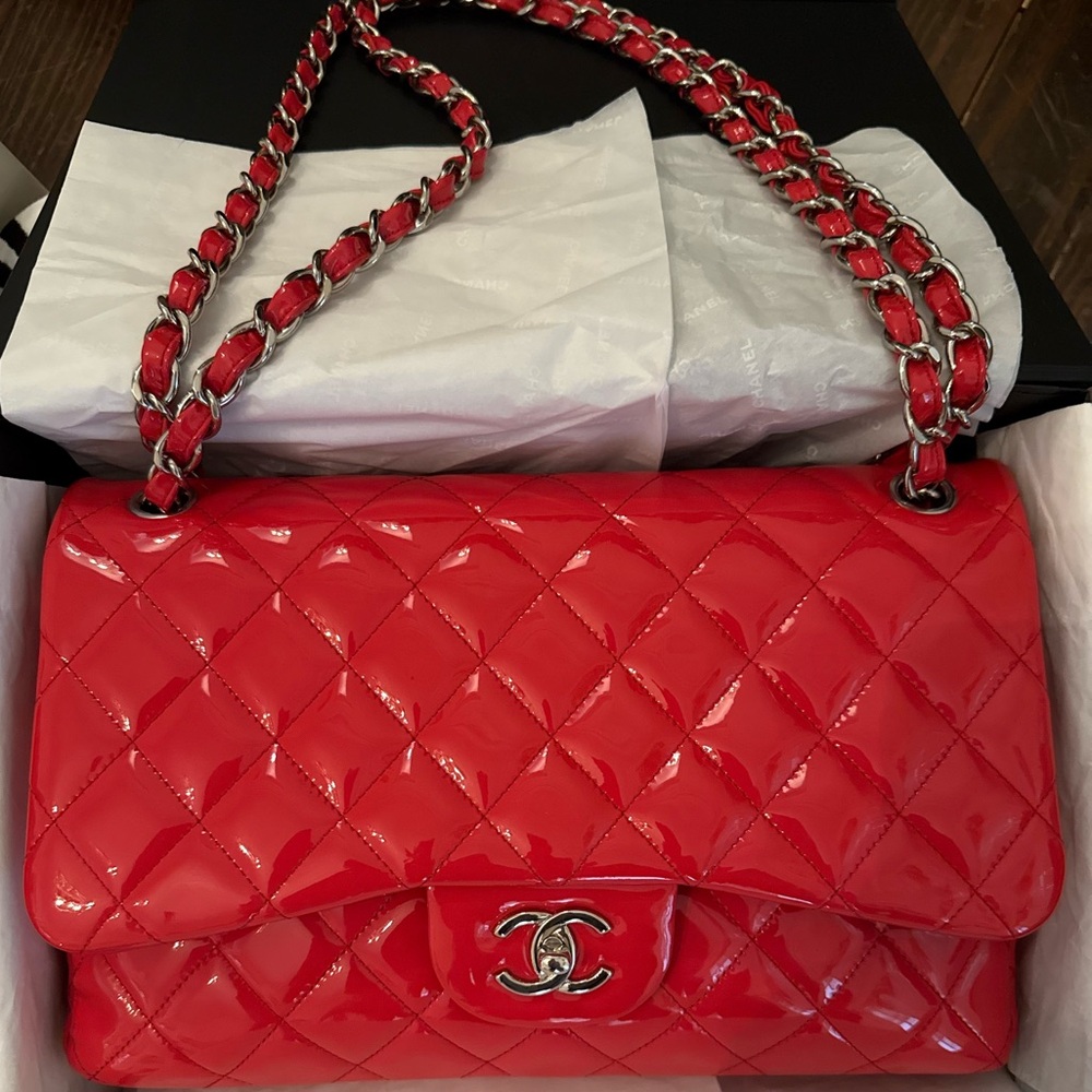 CHANEL Red Patent leather jumbo double flap bag